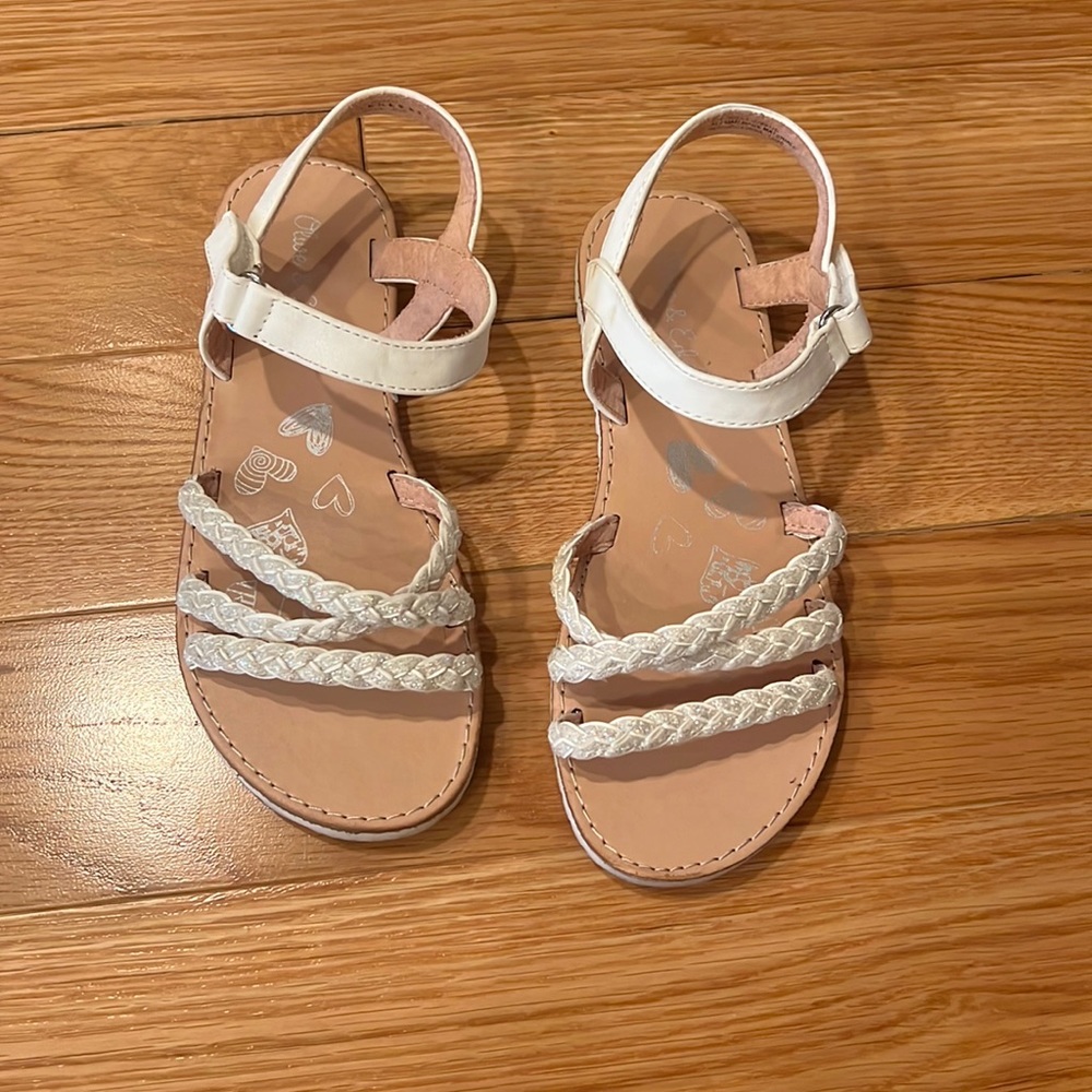 Olive & Edie girls sandals. Good condition